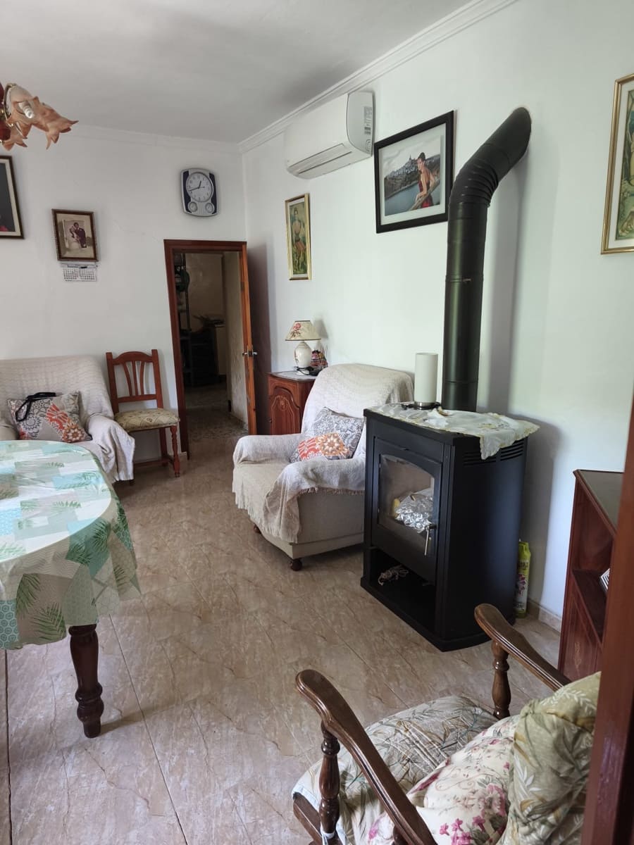 4 bedroom Finca/Country House for sale in Iznajar - € 139,000 (Ref: 9858844)