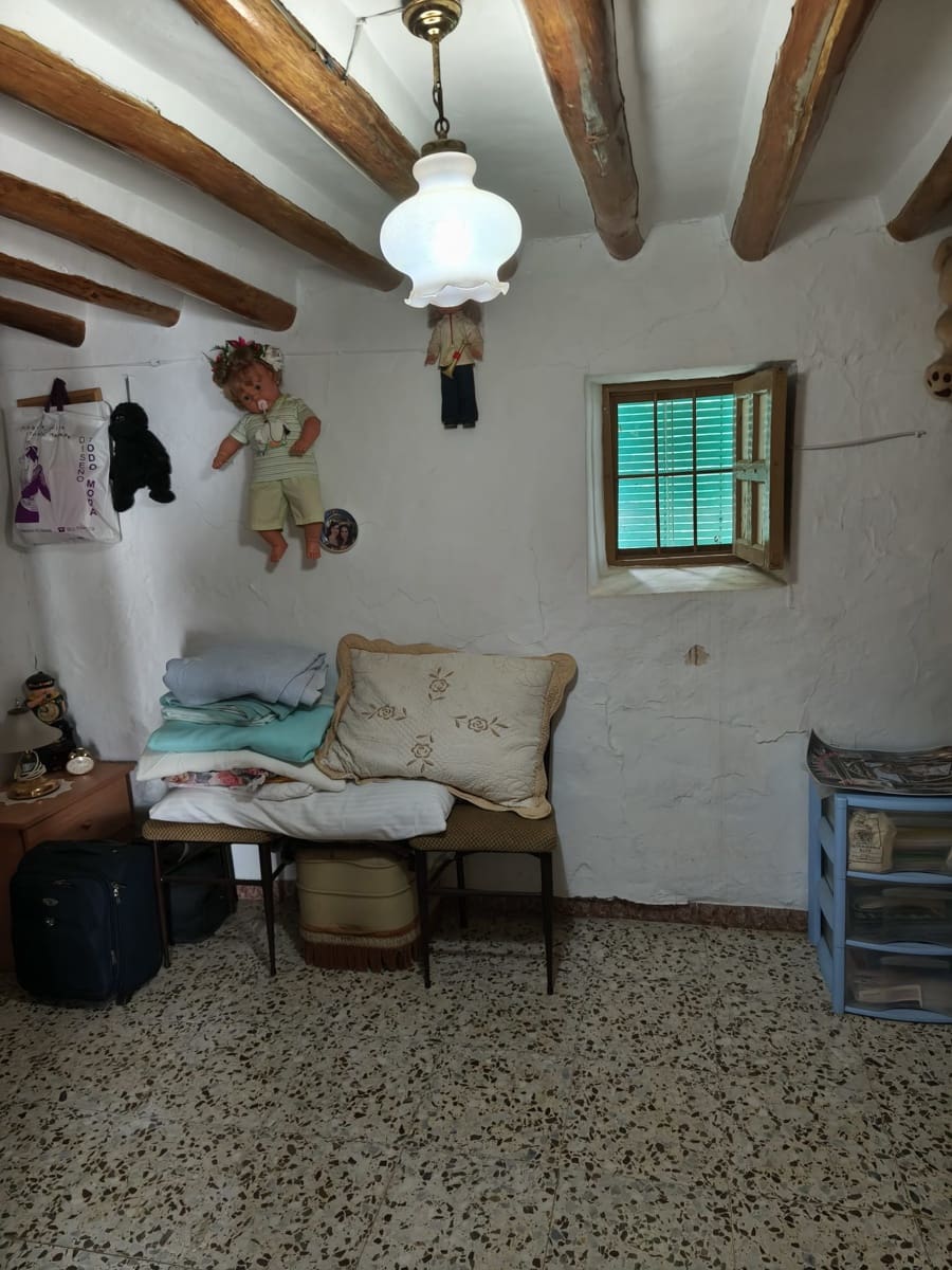 4 bedroom Finca/Country House for sale in Iznajar - € 139,000 (Ref: 9858844)