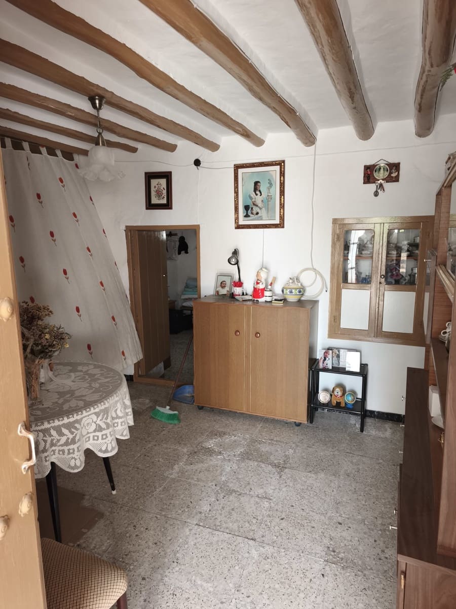 4 bedroom Finca/Country House for sale in Iznajar - € 139,000 (Ref: 9858844)