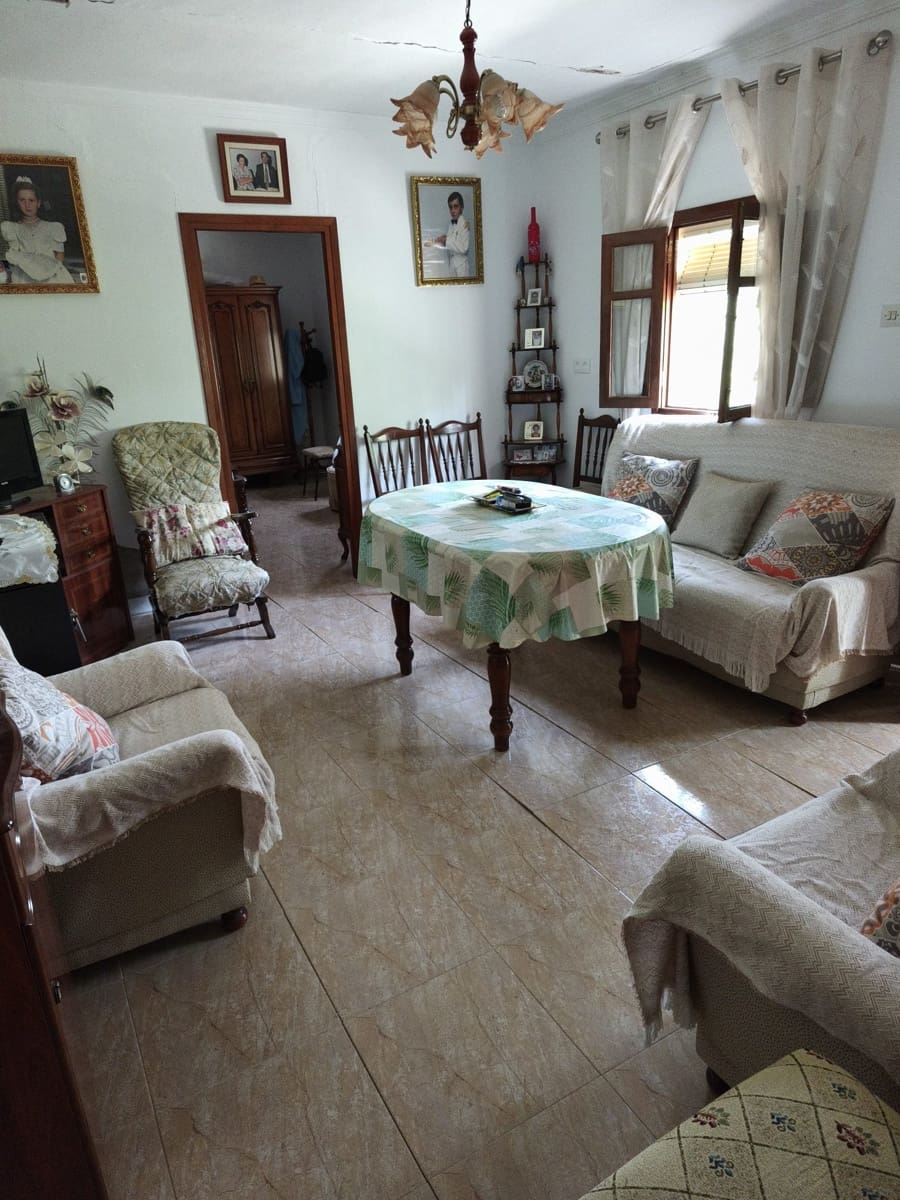 4 bedroom Finca/Country House for sale in Iznajar - € 139,000 (Ref: 9858844)