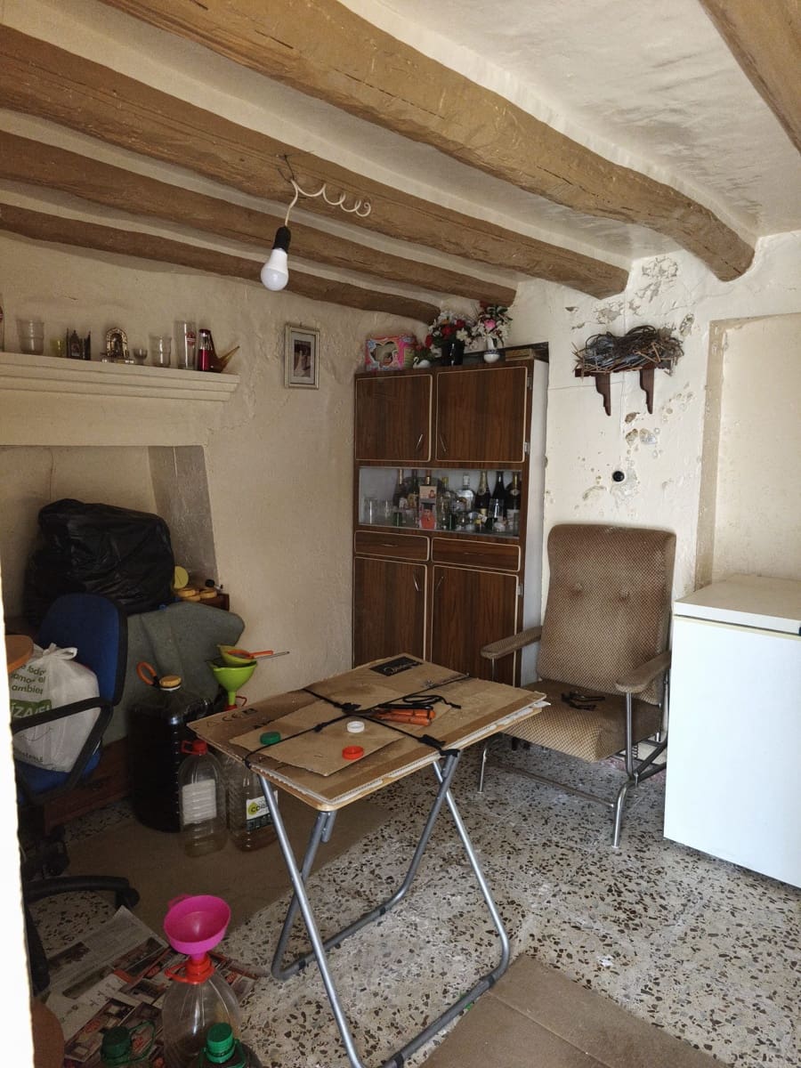 4 bedroom Finca/Country House for sale in Iznajar - € 139,000 (Ref: 9858844)