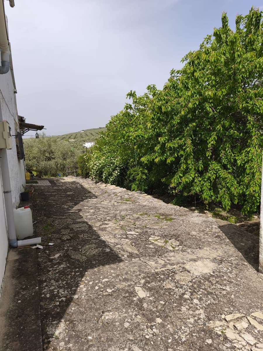 4 bedroom Finca/Country House for sale in Iznajar - € 139,000 (Ref: 9858844)