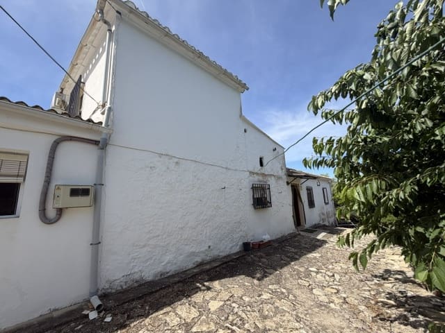 4 bedroom Finca/Country House for sale in Iznajar - € 139,000 (Ref: 9858844)