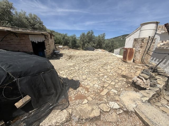 4 bedroom Finca/Country House for sale in Iznajar - € 139,000 (Ref: 9858844)