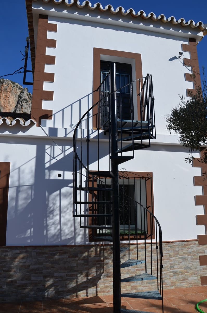 4 bedroom Finca/Country House for sale in El Chorro with pool garage - € 395,000 (Ref: 9858852)