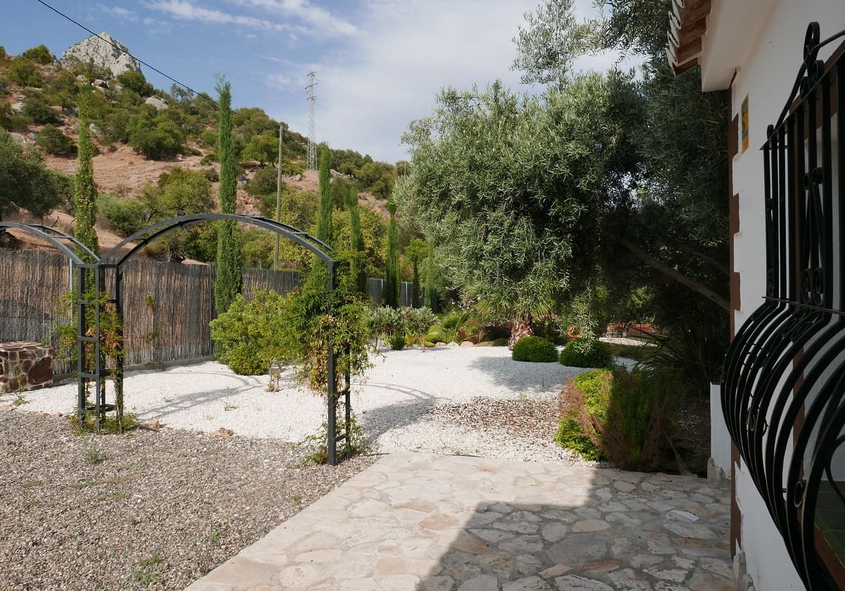 4 bedroom Finca/Country House for sale in El Chorro with pool garage - € 395,000 (Ref: 9858852)