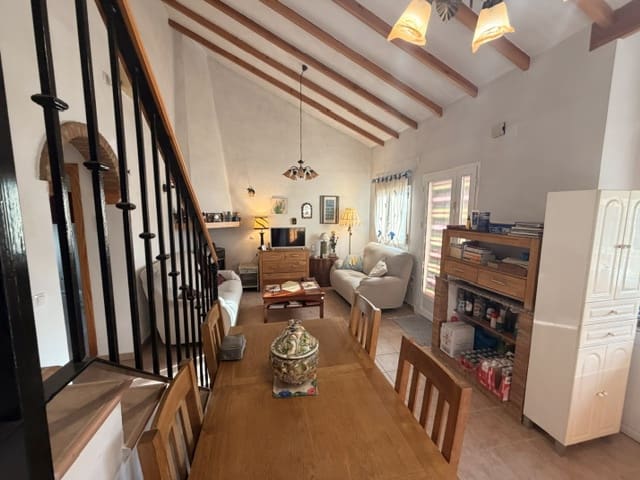 3 camera da letto Villa in vendita in Fuente de Piedra con piscina garage - 165.000 € (Rif: 9863512)