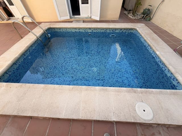 3 camera da letto Villa in vendita in Fuente de Piedra con piscina garage - 165.000 € (Rif: 9863512)