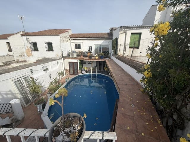Casa de 3 habitaciones en Fuente de Piedra en venta con piscina garaje - 140.000 € (Ref: 9866224)