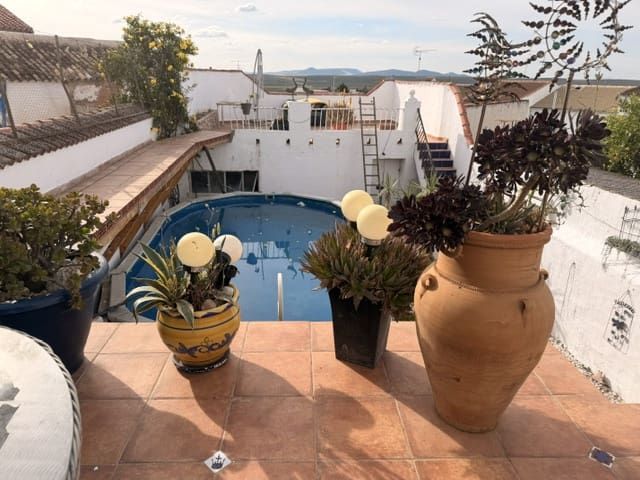 Casa de 3 habitaciones en Fuente de Piedra en venta con piscina garaje - 140.000 € (Ref: 9866224)