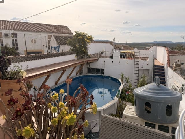 Casa de 3 habitaciones en Fuente de Piedra en venta con piscina garaje - 140.000 € (Ref: 9866224)