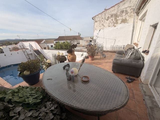 Casa de 3 habitaciones en Fuente de Piedra en venta con piscina garaje - 140.000 € (Ref: 9866224)