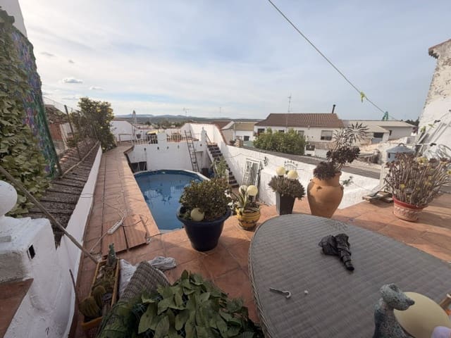 Casa de 3 habitaciones en Fuente de Piedra en venta con piscina garaje - 140.000 € (Ref: 9866224)