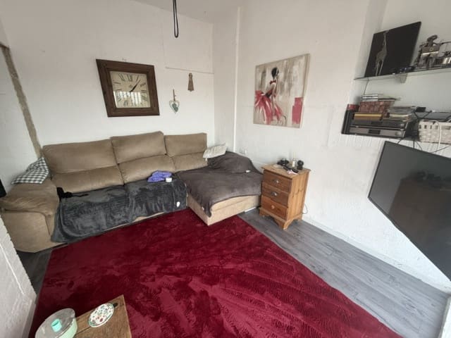 Casa de 3 habitaciones en Fuente de Piedra en venta con piscina garaje - 140.000 € (Ref: 9866224)