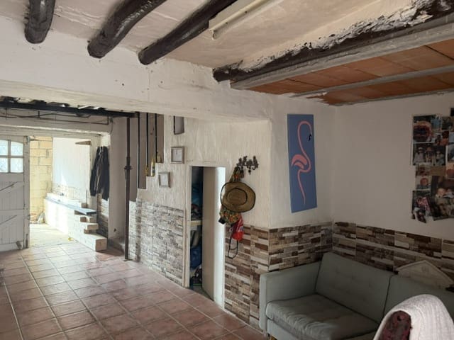 Casa de 3 habitaciones en Fuente de Piedra en venta con piscina garaje - 140.000 € (Ref: 9866224)
