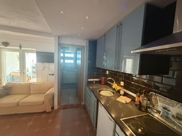 Casa de 3 habitaciones en Fuente de Piedra en venta con piscina garaje - 140.000 € (Ref: 9866224)
