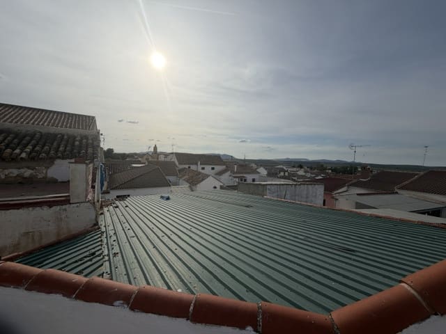Casa de 3 habitaciones en Fuente de Piedra en venta con piscina garaje - 140.000 € (Ref: 9866224)