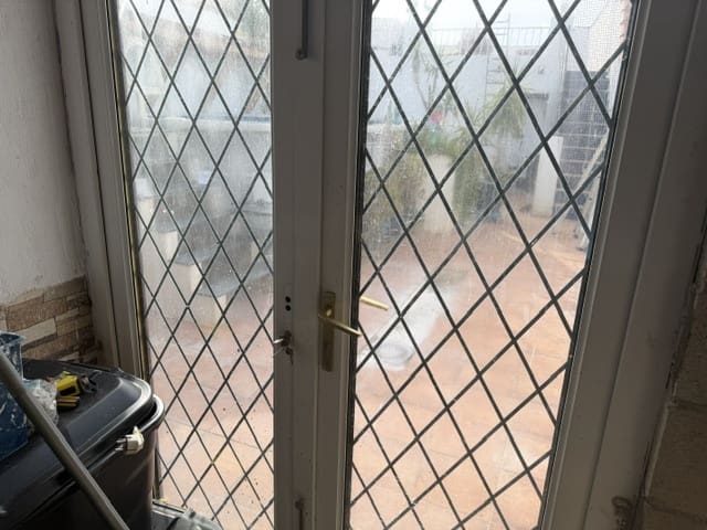 Casa de 3 habitaciones en Fuente de Piedra en venta con piscina garaje - 140.000 € (Ref: 9866224)