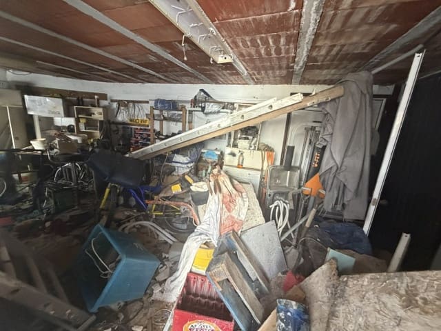 Casa de 3 habitaciones en Fuente de Piedra en venta con piscina garaje - 140.000 € (Ref: 9866224)