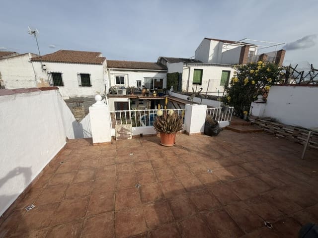 Casa de 3 habitaciones en Fuente de Piedra en venta con piscina garaje - 140.000 € (Ref: 9866224)
