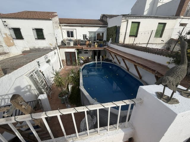 Casa de 3 habitaciones en Fuente de Piedra en venta con piscina garaje - 140.000 € (Ref: 9866224)
