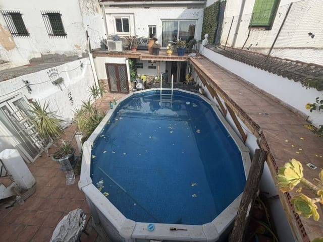 Casa de 3 habitaciones en Fuente de Piedra en venta con piscina garaje - 140.000 € (Ref: 9866224)