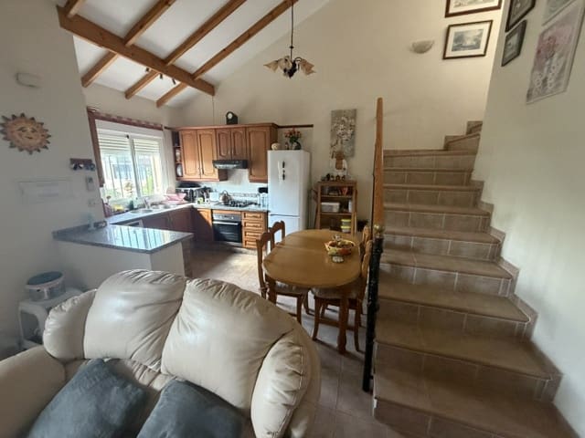 3 slaapkamer Villa te koop in Fuente de Piedra met zwembad garage - € 180.000 (Ref: 9872784)