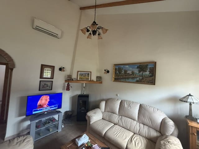 3 slaapkamer Villa te koop in Fuente de Piedra met zwembad garage - € 180.000 (Ref: 9872784)
