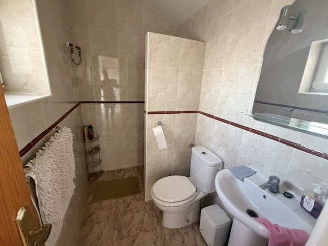 3 slaapkamer Villa te koop in Fuente de Piedra met zwembad garage - € 180.000 (Ref: 9872784)