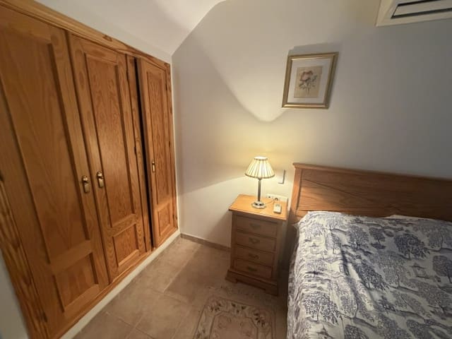 3 slaapkamer Villa te koop in Fuente de Piedra met zwembad garage - € 180.000 (Ref: 9872784)