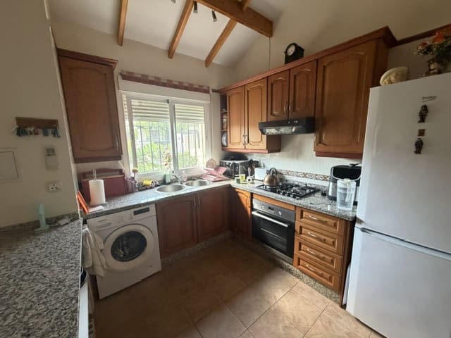 3 slaapkamer Villa te koop in Fuente de Piedra met zwembad garage - € 180.000 (Ref: 9872784)