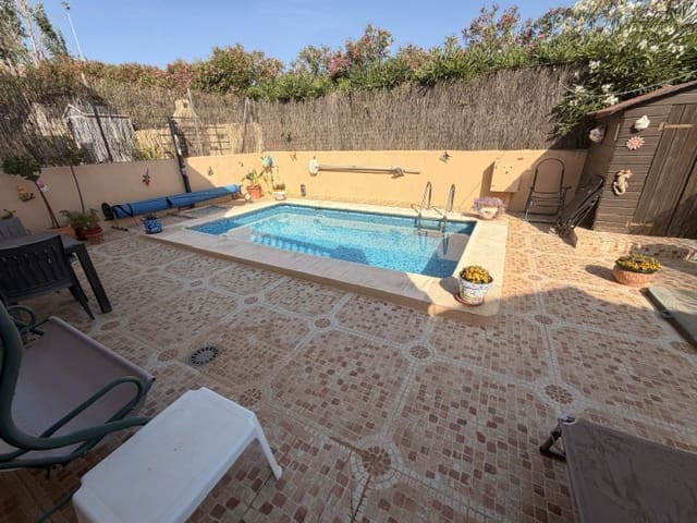 3 slaapkamer Villa te koop in Fuente de Piedra met zwembad garage - € 180.000 (Ref: 9872784)
