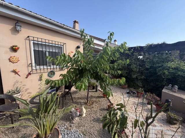3 slaapkamer Villa te koop in Fuente de Piedra met zwembad garage - € 180.000 (Ref: 9872784)