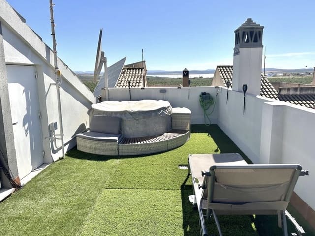 4 quarto Moradia para venda em Fuente de Piedra com piscina - 212 000 € (Ref: 9911547)