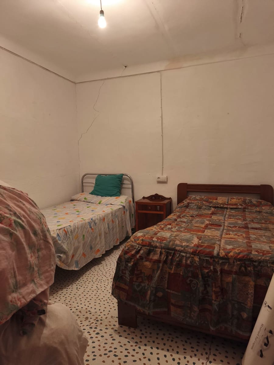 6 bedroom Finca/Country House for sale in Iznajar - € 170,000 (Ref: 9918666)