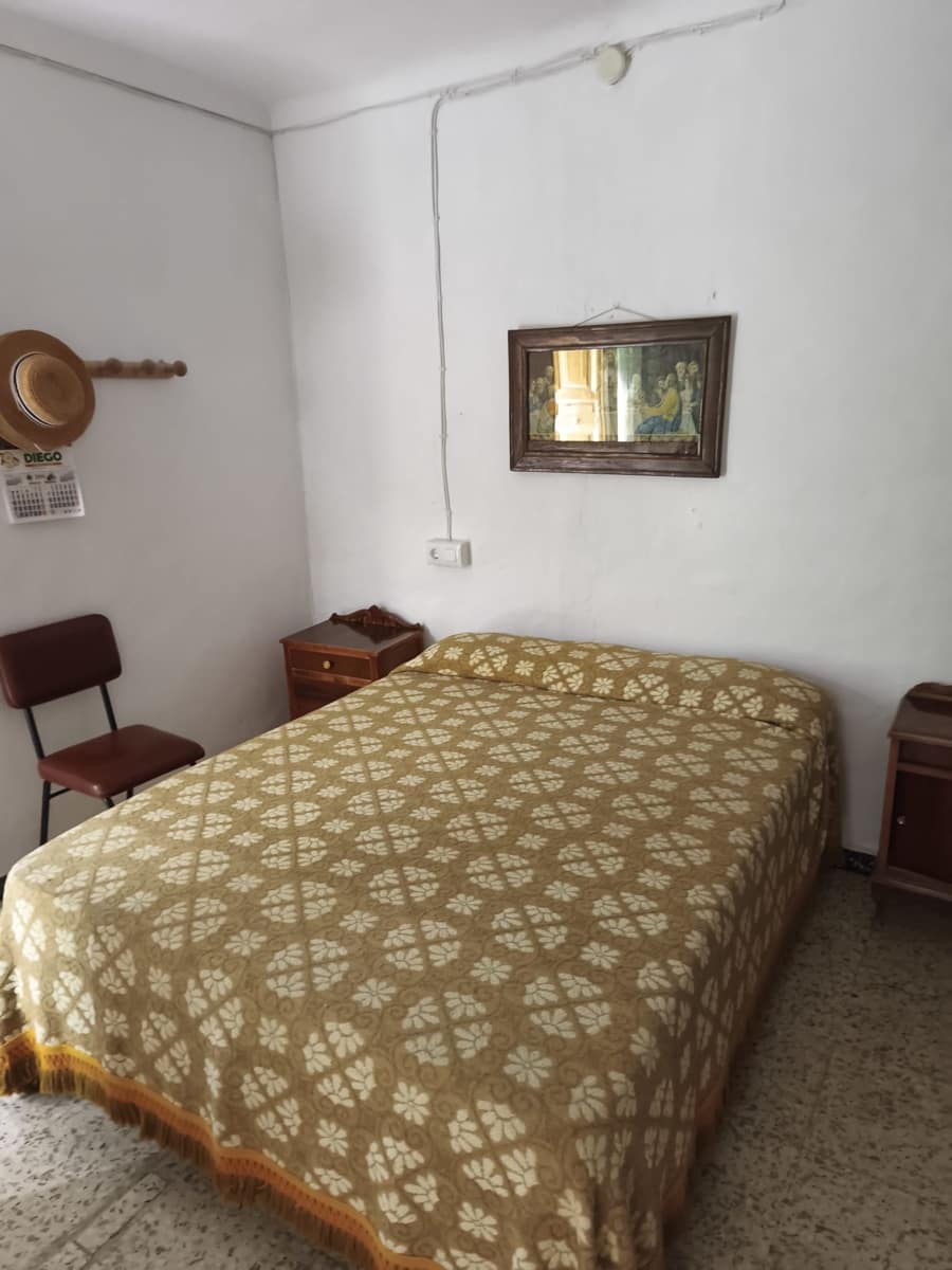 6 bedroom Finca/Country House for sale in Iznajar - € 170,000 (Ref: 9918666)