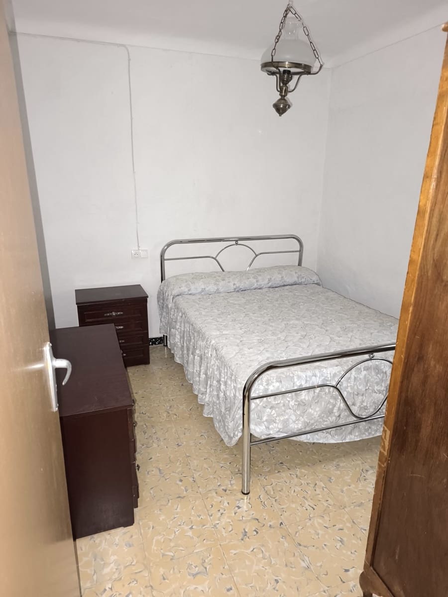 6 bedroom Finca/Country House for sale in Iznajar - € 170,000 (Ref: 9918666)