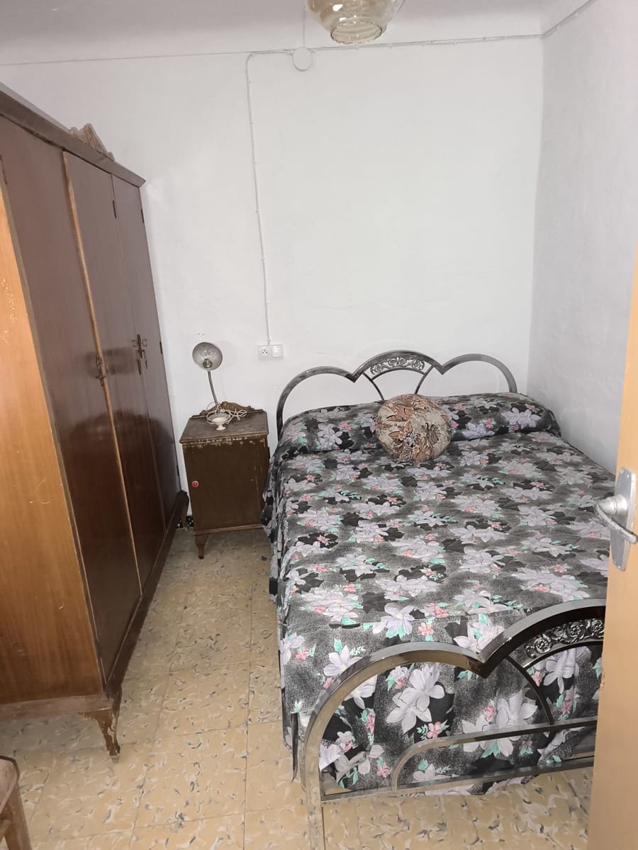 6 bedroom Finca/Country House for sale in Iznajar - € 170,000 (Ref: 9918666)