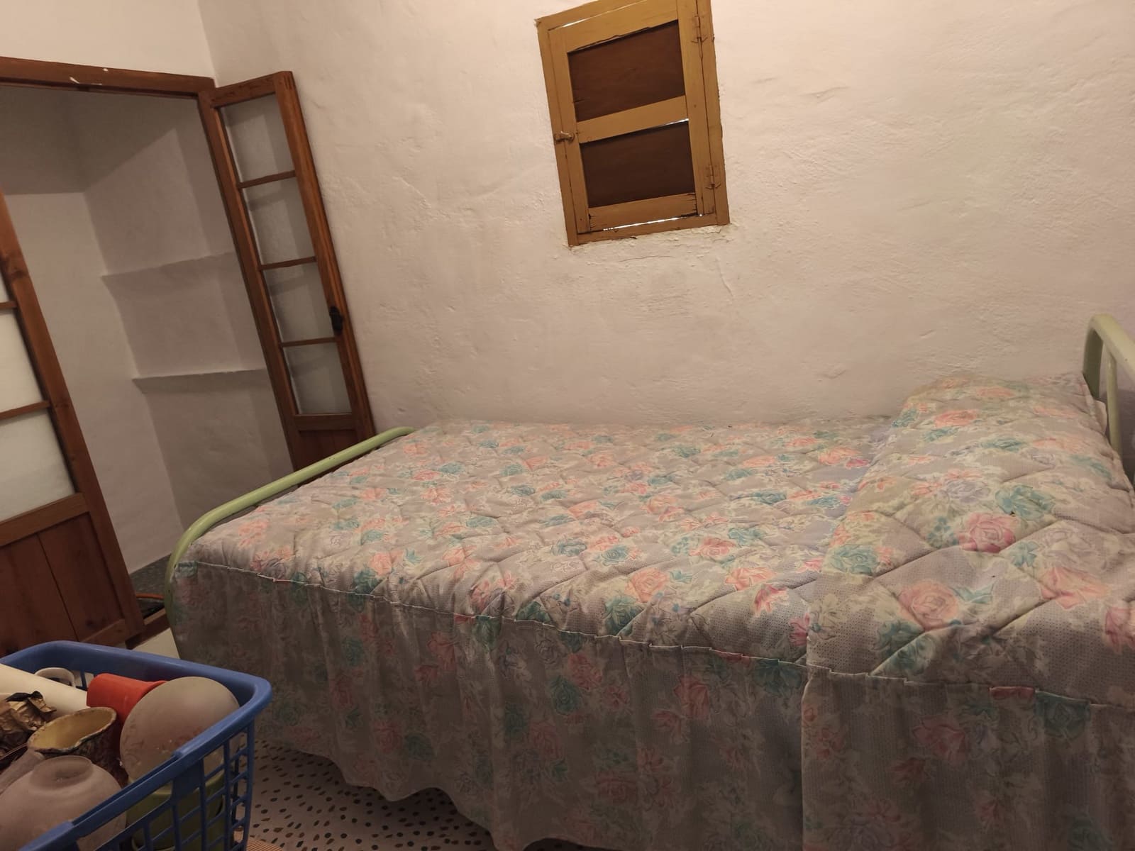 6 bedroom Finca/Country House for sale in Iznajar - € 170,000 (Ref: 9918666)