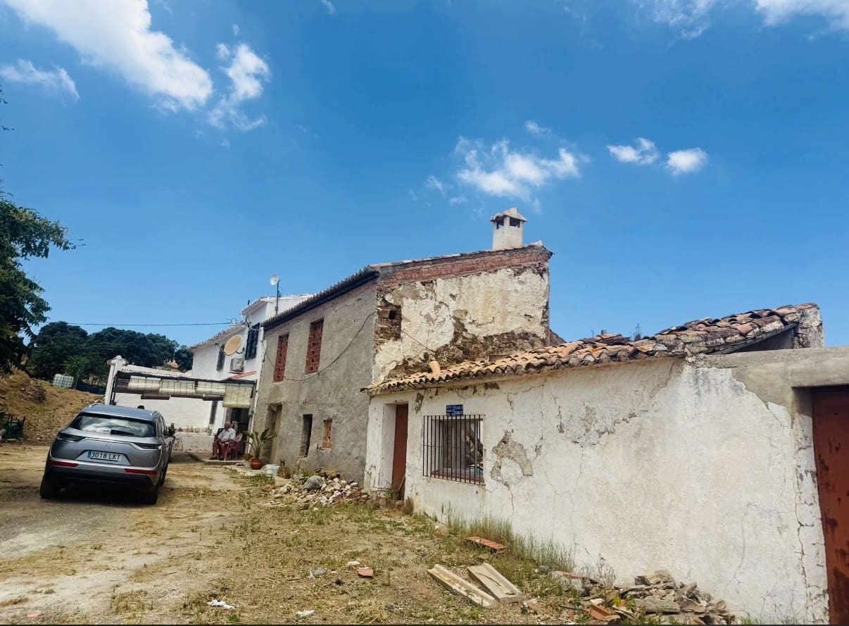 Finca/Country House for sale in Colmenar with garage - € 69,000 (Ref: 9921454)