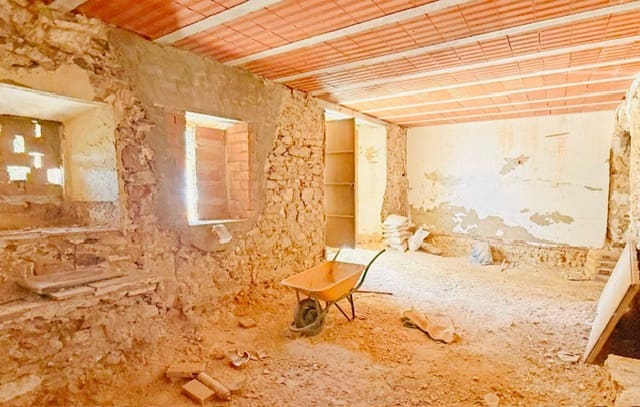 Finca/Country House for sale in Colmenar with garage - € 69,000 (Ref: 9921454)
