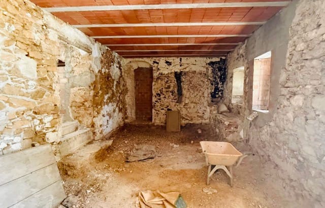 Finca/Country House for sale in Colmenar with garage - € 69,000 (Ref: 9921454)