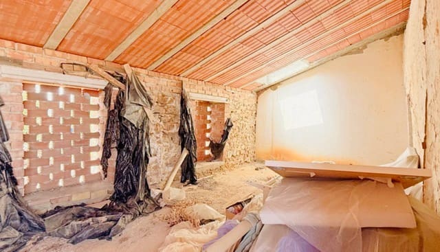 Finca/Country House for sale in Colmenar with garage - € 69,000 (Ref: 9921454)