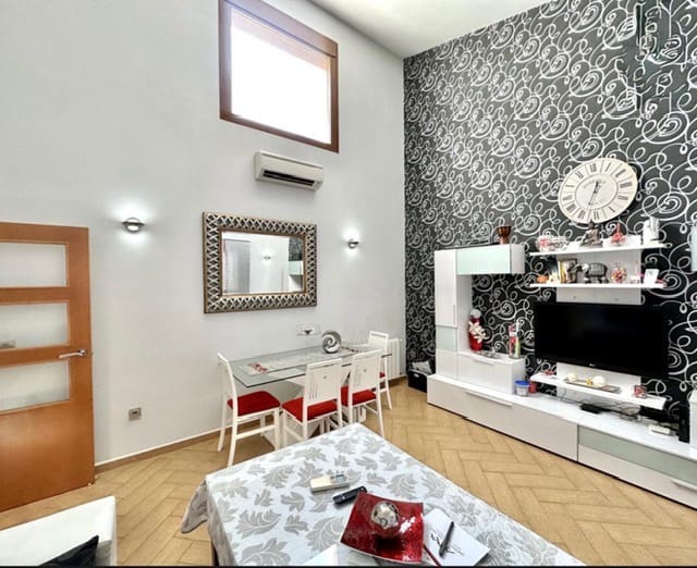 4 bedroom Terraced Villa for sale in Humilladero with garage - € 360,000 (Ref: 9926495)