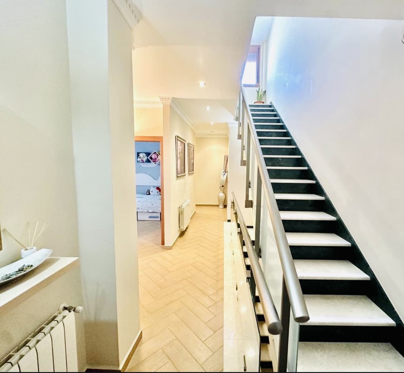 4 bedroom Terraced Villa for sale in Humilladero with garage - € 360,000 (Ref: 9926495)