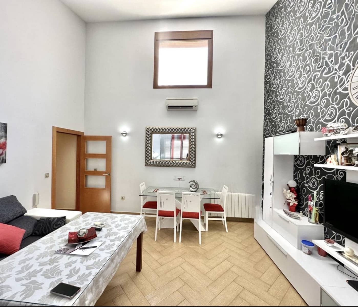 4 bedroom Terraced Villa for sale in Humilladero with garage - € 360,000 (Ref: 9926495)