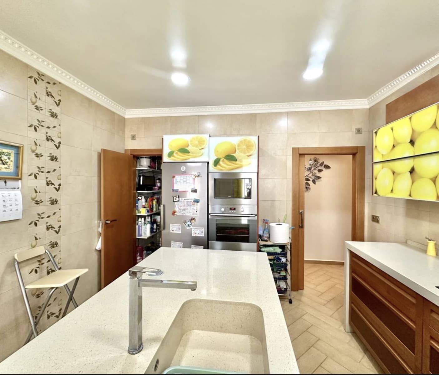 4 bedroom Terraced Villa for sale in Humilladero with garage - € 360,000 (Ref: 9926495)