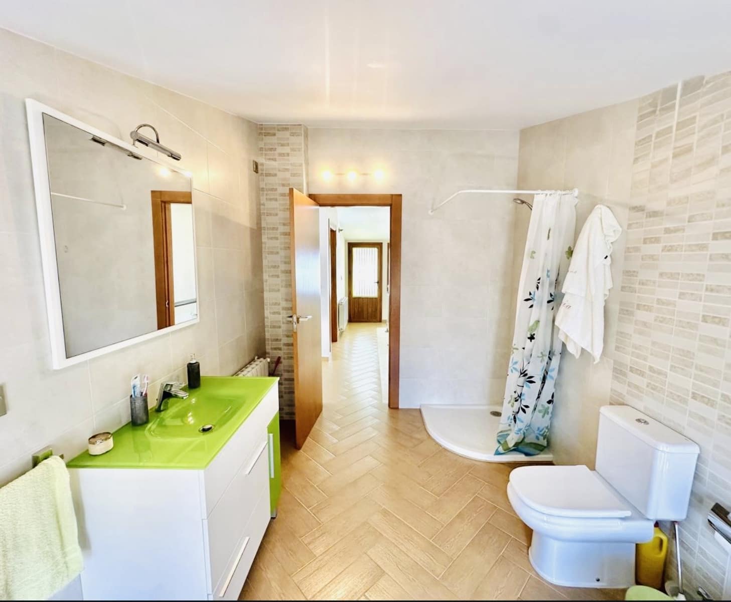 4 bedroom Terraced Villa for sale in Humilladero with garage - € 360,000 (Ref: 9926495)