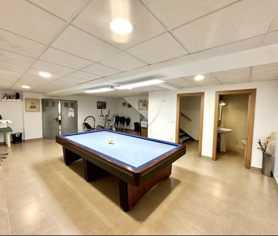 4 bedroom Terraced Villa for sale in Humilladero with garage - € 360,000 (Ref: 9926495)
