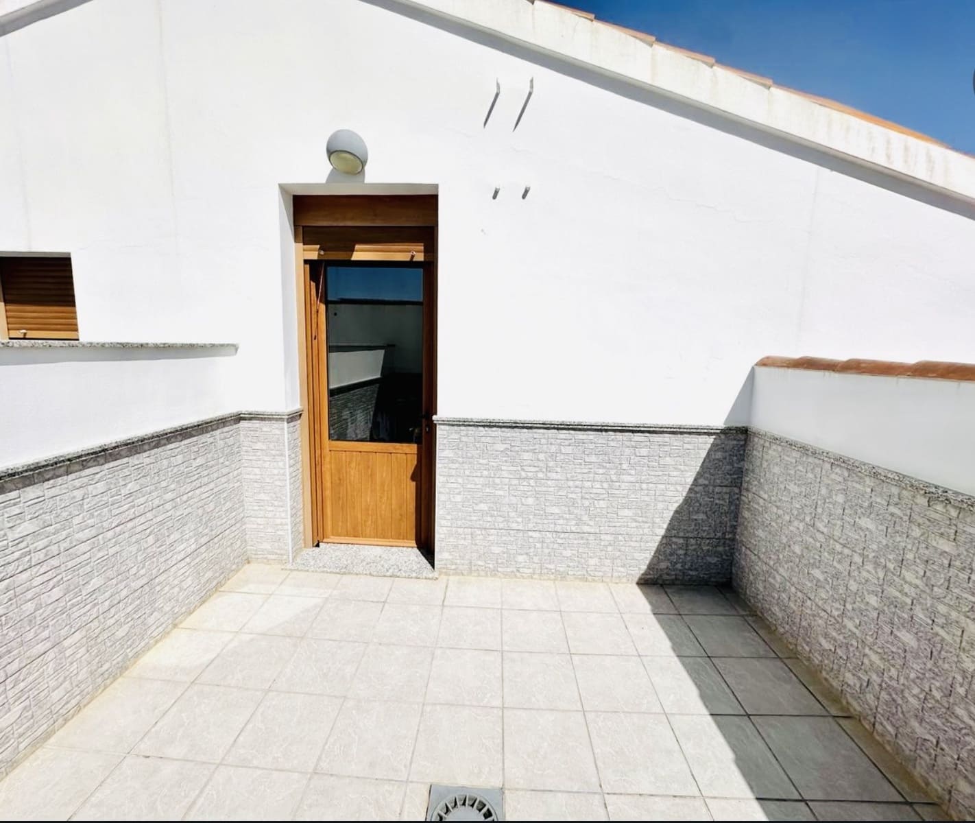 4 bedroom Terraced Villa for sale in Humilladero with garage - € 360,000 (Ref: 9926495)